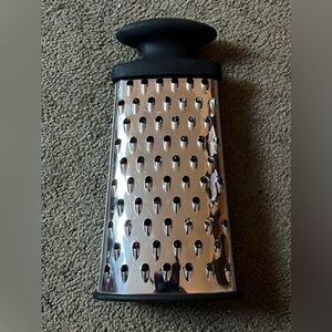 NWOT Oneida Stainless Steel Box Grater with Black Handle